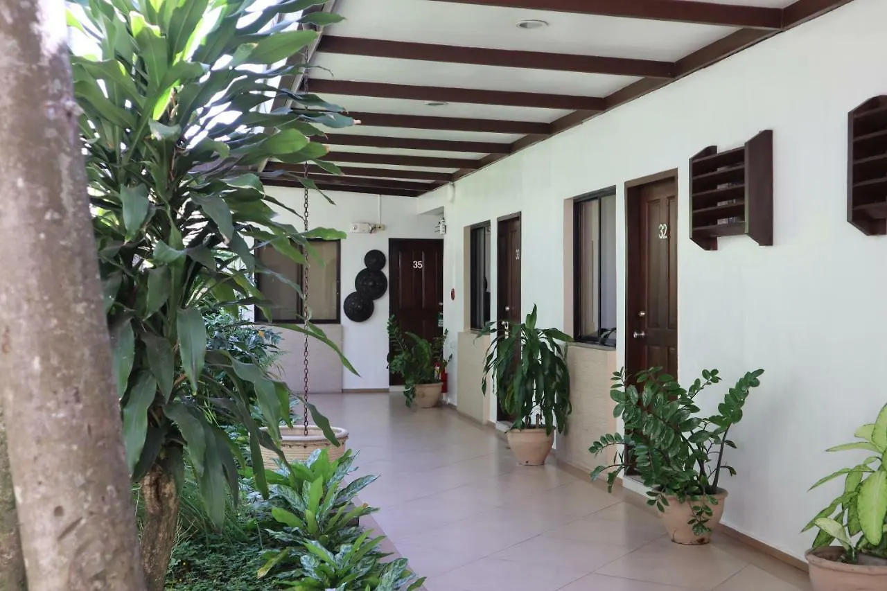 Domicilio Lorenzo Davao 2*,
